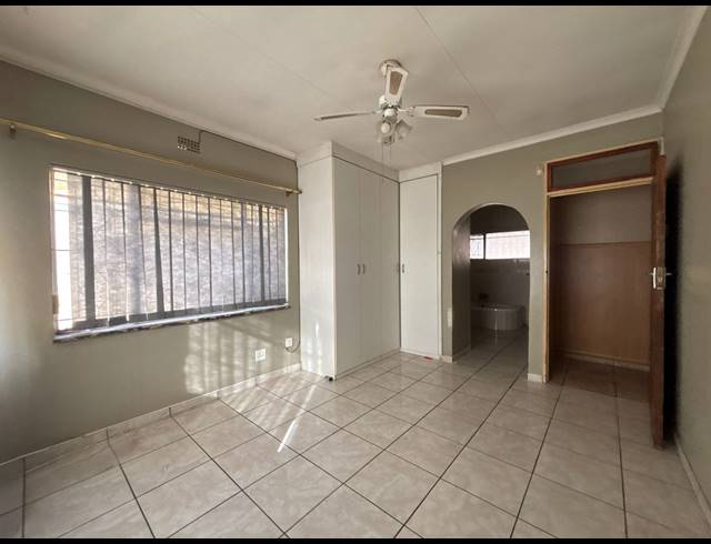 3 BEDROOM HOUSE FOR SALE IN VANDERBIJLPARK SE 6